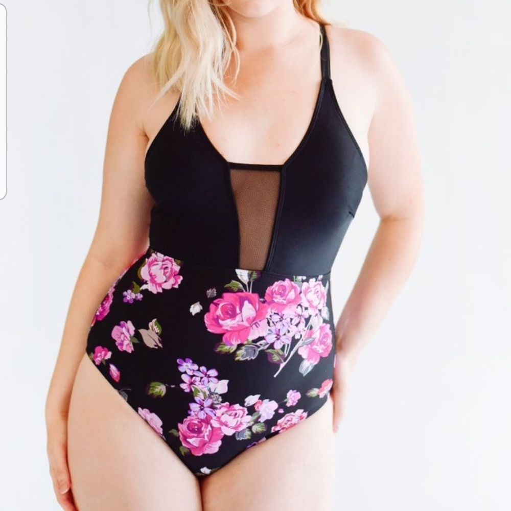 Cupshe NWT one piece bathing suit